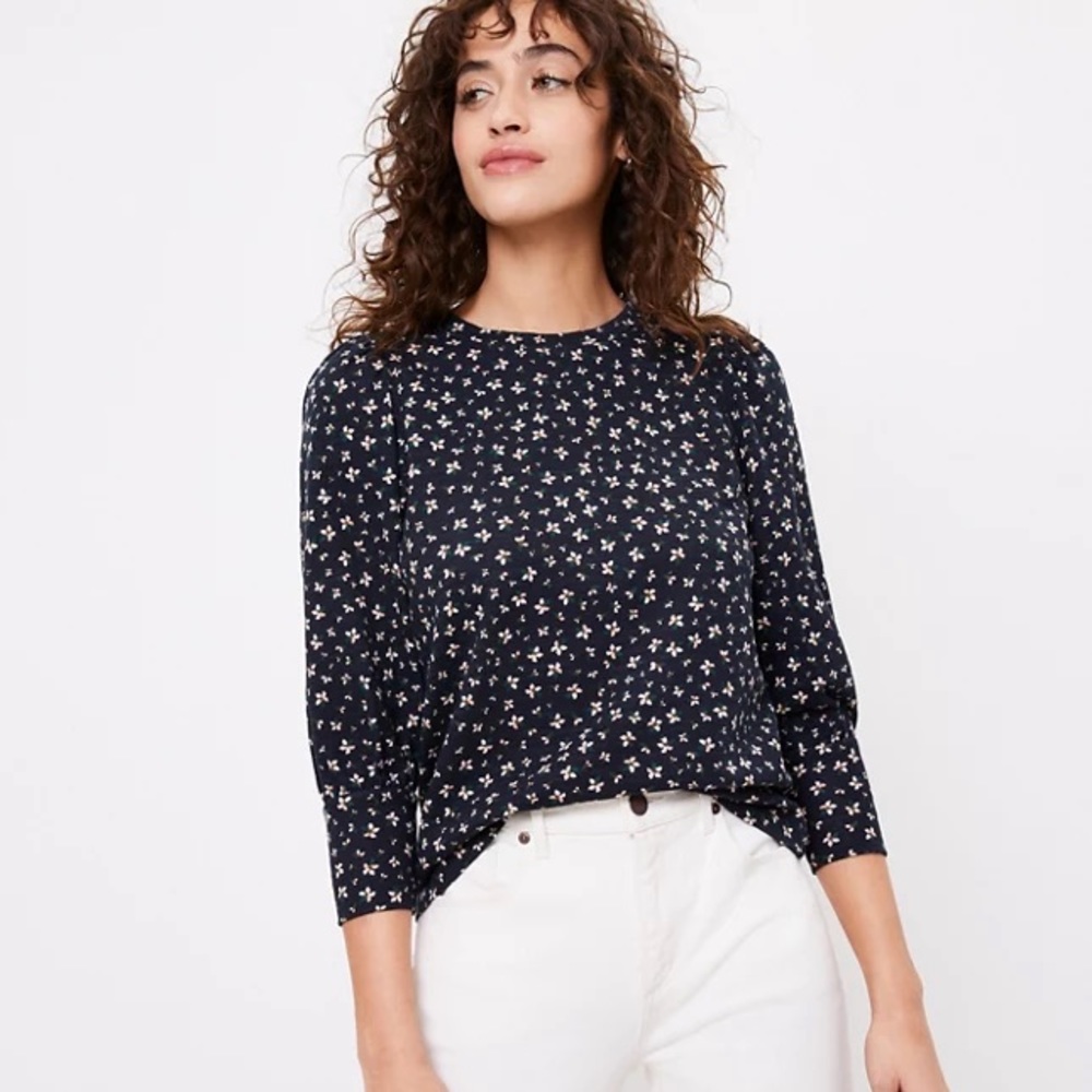 Loft petite floral puff shoulder top navy